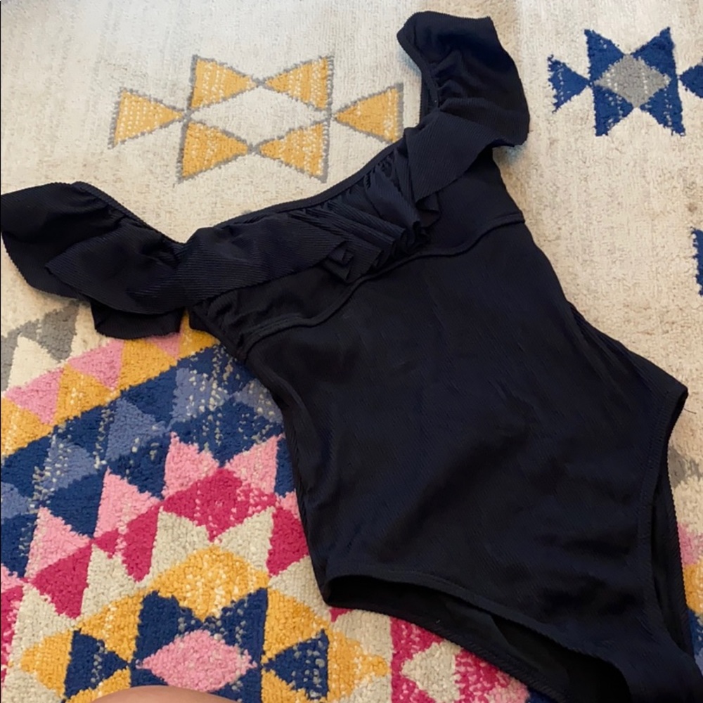 NWOT Ruffled One-Piece Black Swimsuit